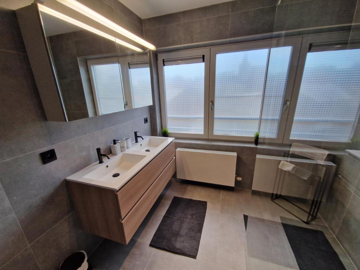 Luxueus, Ruim Appartement Op 350M Van Het Strand Oostende Eksteriør bilde