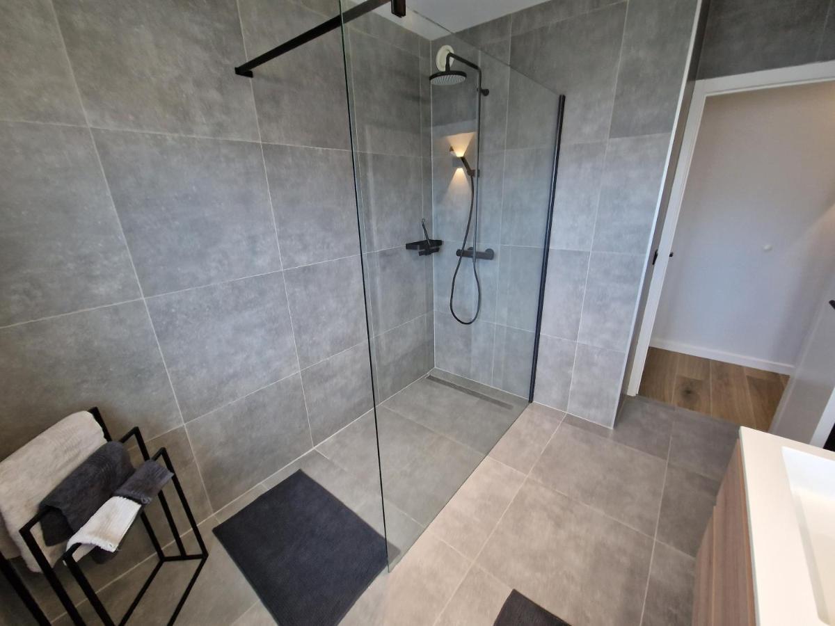 Luxueus, Ruim Appartement Op 350M Van Het Strand Oostende Eksteriør bilde